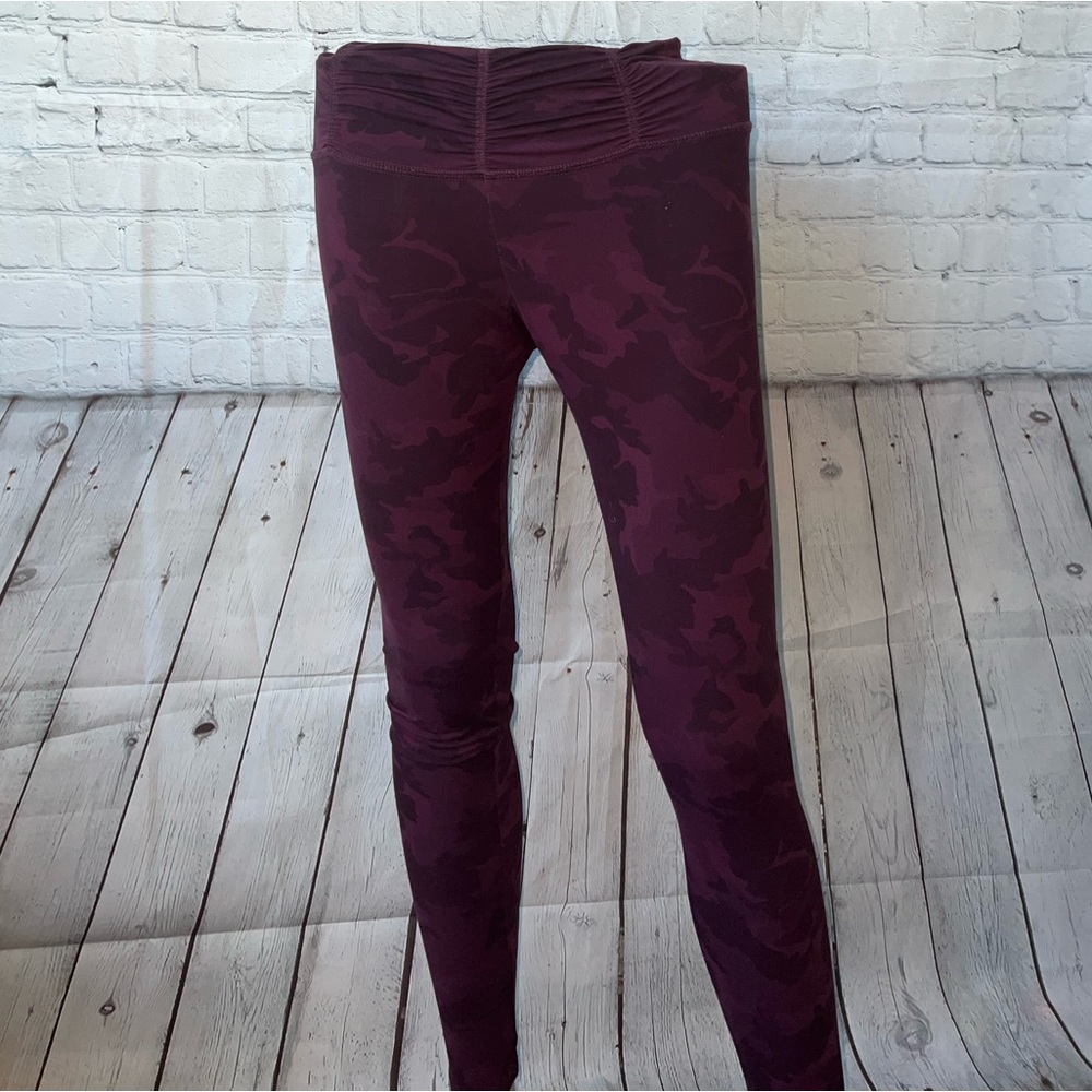 Strut-This Purple Cheetah Print leggings size one size S
